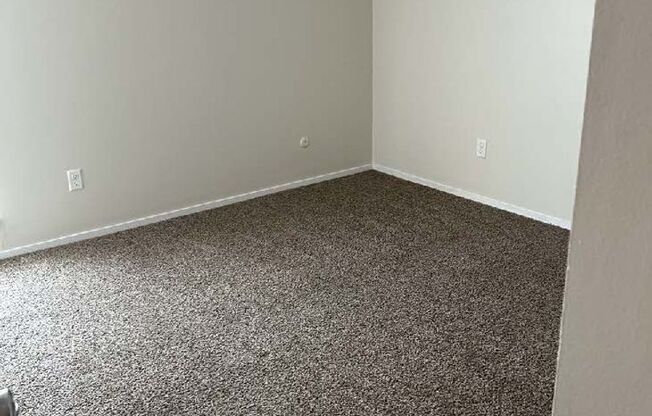 2 beds, 1.5 baths, 1,649 sqft, $1,325, Unit 1101E