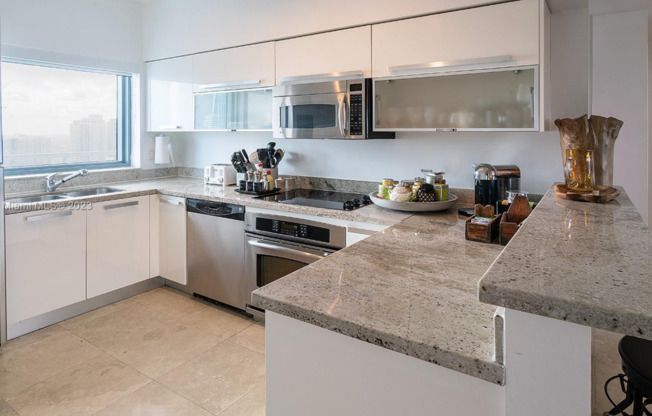 2 beds, 2.5 baths, $4,400, Unit Unit 2910