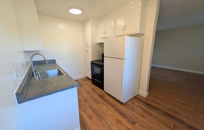 1 bed, 1 bath, 600 sqft, $2,495, Unit 30