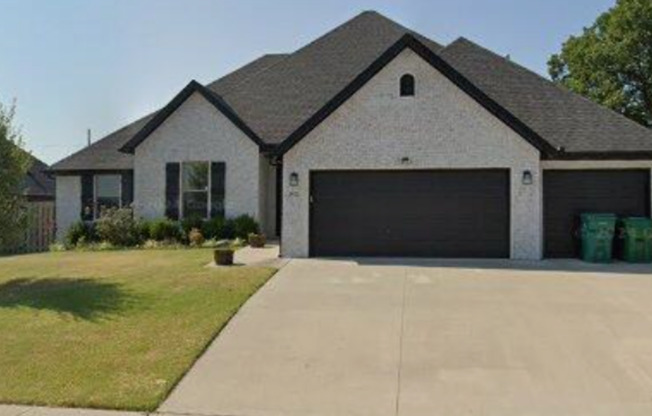 Dreamy 4 Bed/3 Bath House for rent in Centerton!!!!**MOVE-IN SPECIAL**