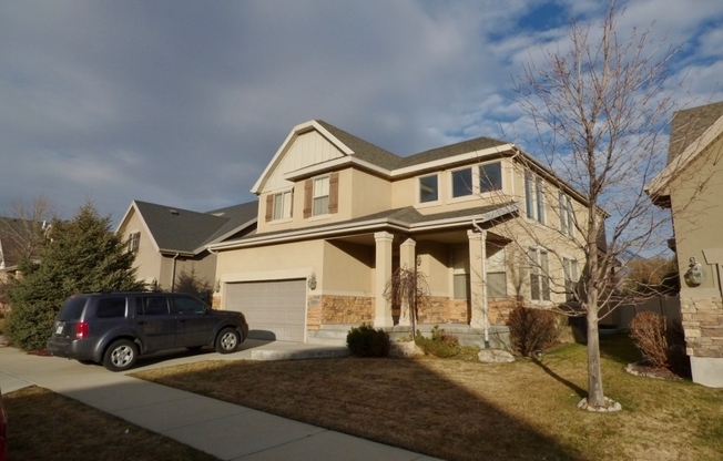 Beautiful 4 Bd 2.5 Bath Home in Sandy
