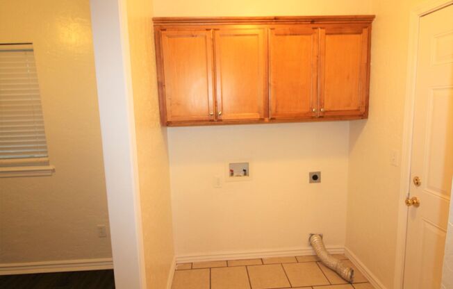 2 beds, 1 bath, 950 sqft, $895, Unit 118