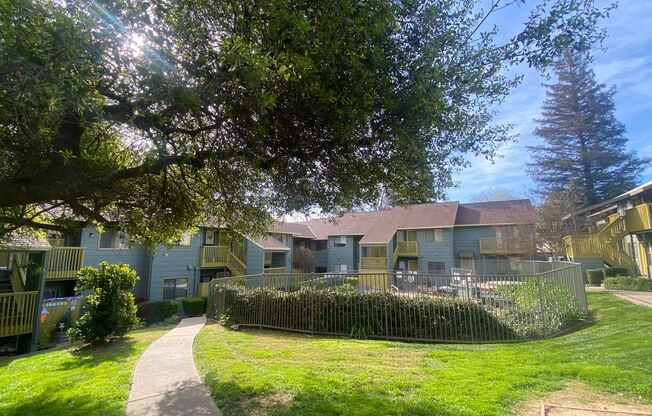 2 beds, 1 bath, $1,550, Unit 18
