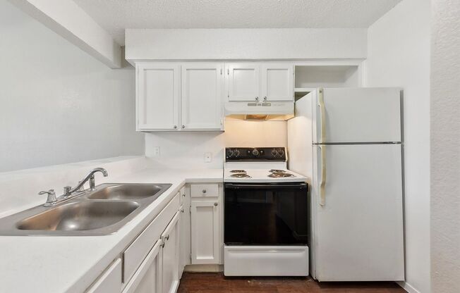 2 beds, 1 bath, 835 sqft, $1,050, Unit 211