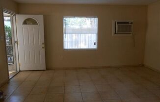 2/1 Duplex in College Park Area
