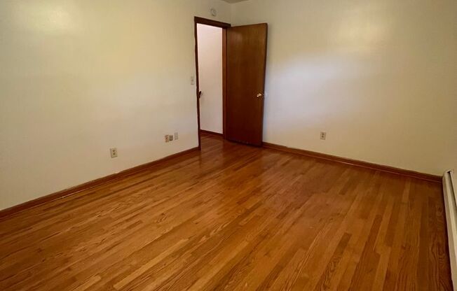 3 beds, 1.5 baths, 1,100 sqft, $1,980, Unit F-12