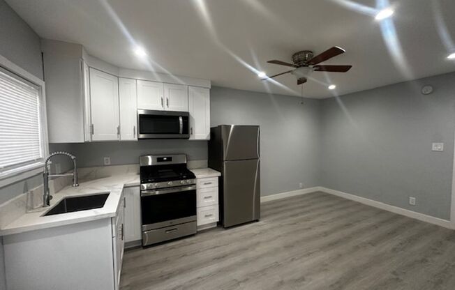 Studio, 1 bath, 395 sqft, $1,700, Unit 109