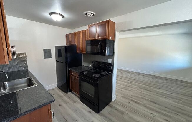 1 bed, 1 bath, $1,225, Unit 7