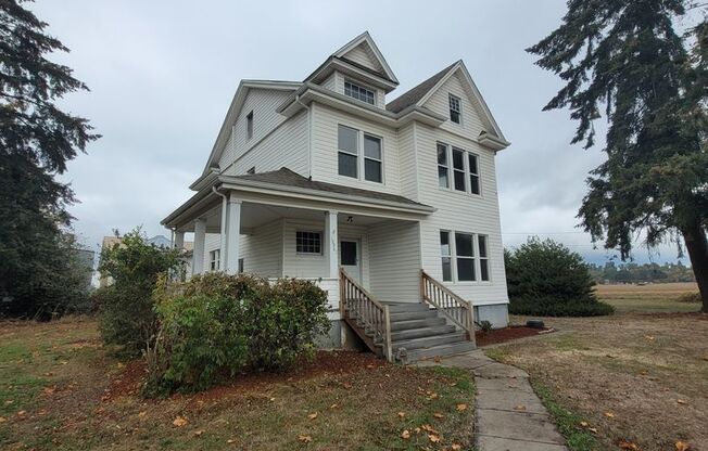 Cozy 4 Bed, 1.5 Bath Country House in Jefferson