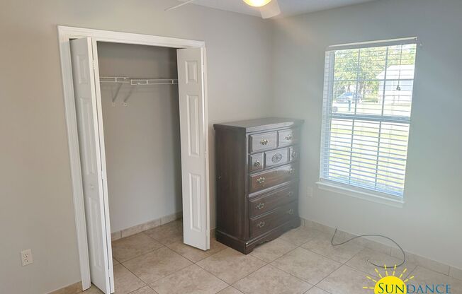 Great 2 Bedroom 1 bath Duplex in Navarre!