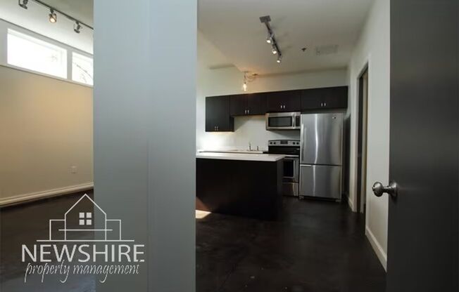 1 bed, 1 bath, 800 sqft, $1,150, Unit B