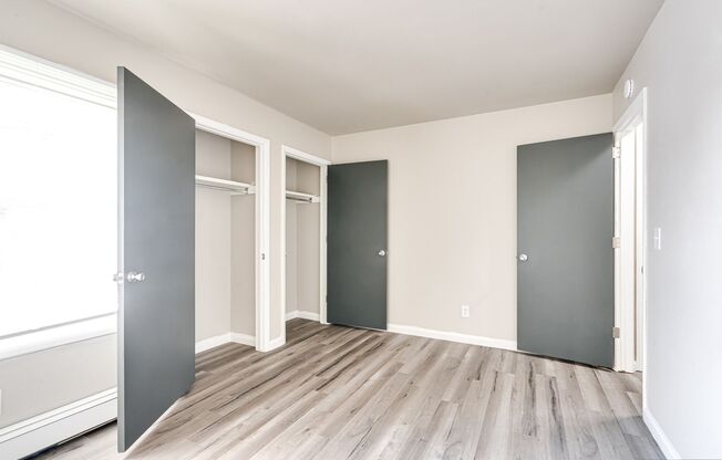 2 beds, 1 bath, 850 sqft, $1,099, Unit 279-107