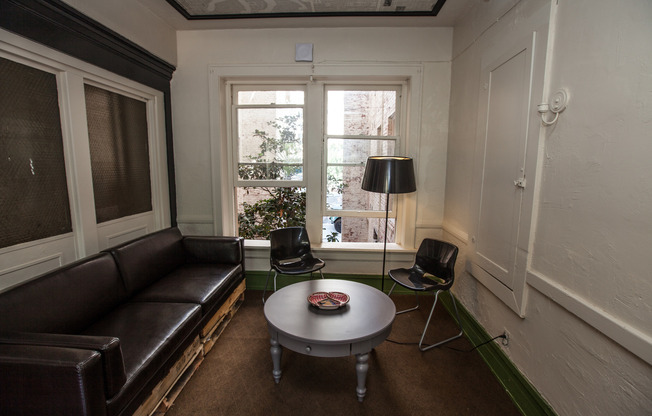 Studio, 1 bath, 300 sqft, $1,425, Unit 202