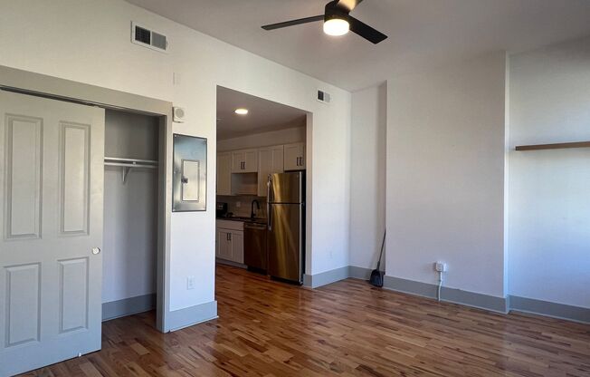 Studio, 1 bath, 426 sqft, $1,185, Unit 9