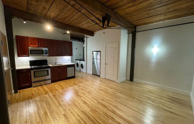 1 bed, 1 bath, 465 sqft, $1,200, Unit Apt 228