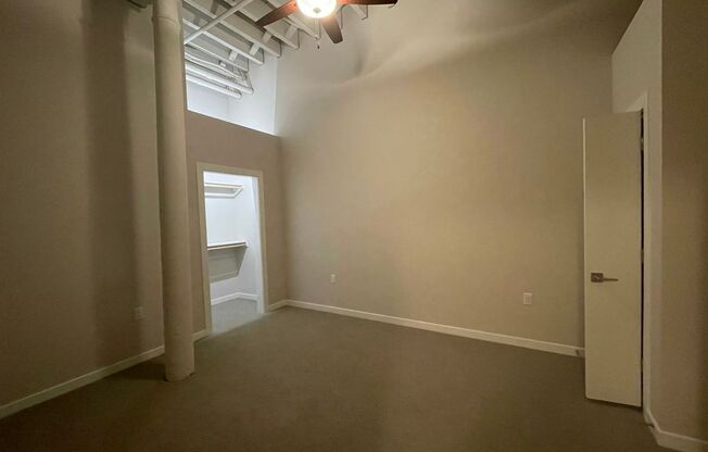 1 bed, 1 bath, 826 sqft, $1,475, Unit Cream City Lofts-311