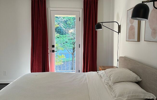 Beautiful 3-bedroom House in SouthPark!