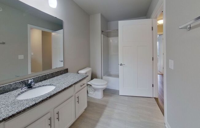 2 beds, 1 bath, $1,717, Unit 62