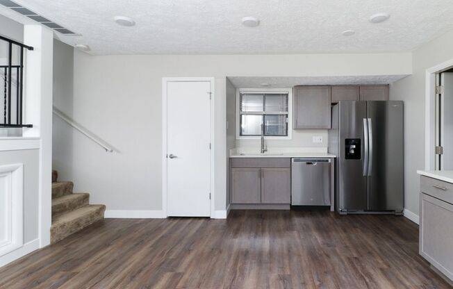 3 beds, 1.5 baths, $1,599, Unit D