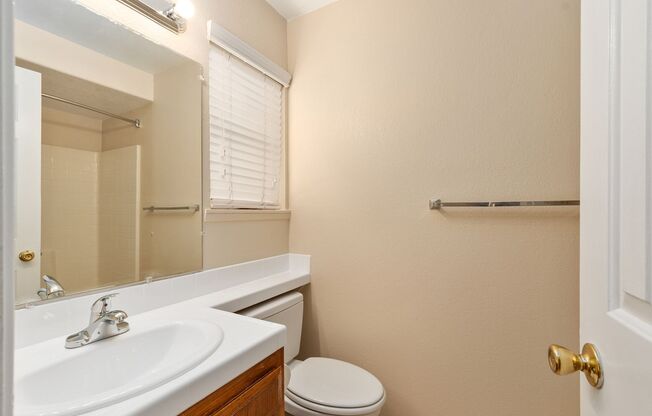 2 beds, 1.5 baths, $2,350, Unit 7010 Casa Lane #12