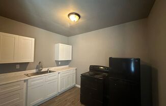 2 beds, 1 bath, 675 sqft, $750, Unit A