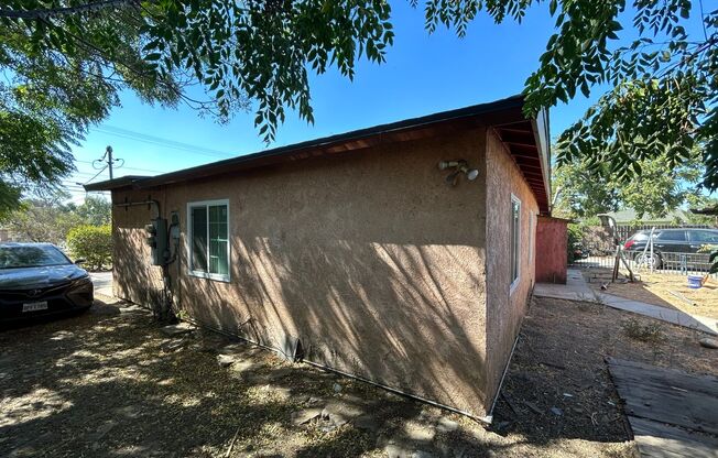 2 beds, 2 baths, $2,800