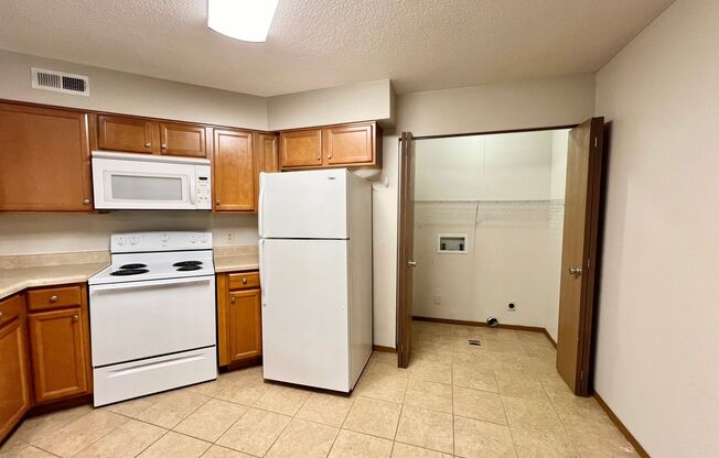 2 beds, 2 baths, $1,295, Unit 2714-304