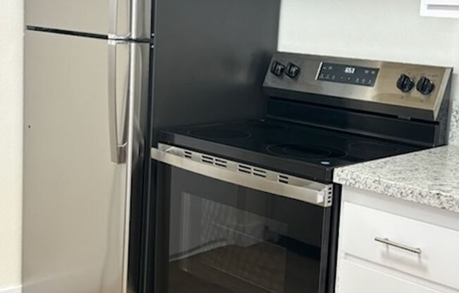 2 beds, 1 bath, 850 sqft, $2,200, Unit 6