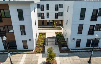 2 beds, 1 bath, 659 sqft, $1,597, Unit 204