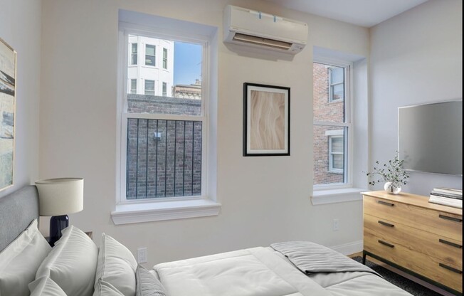 19 BARTLETT PL