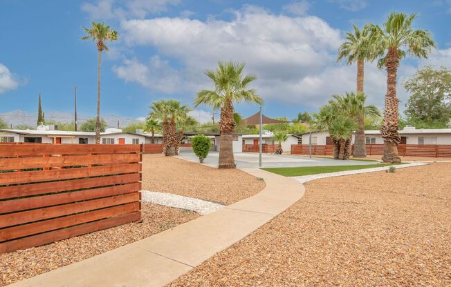 2198 Country Club