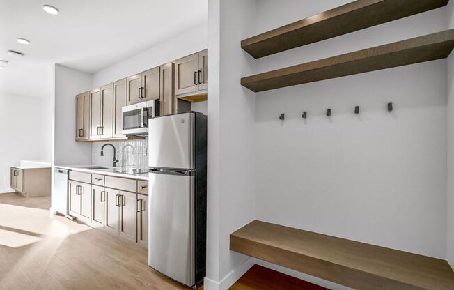 Studio, 1 bath, 402 sqft, $1,285, Unit 508