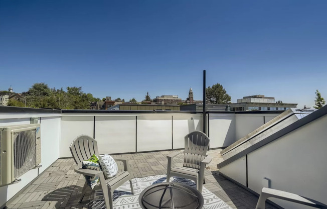 3B3B cozy townhome