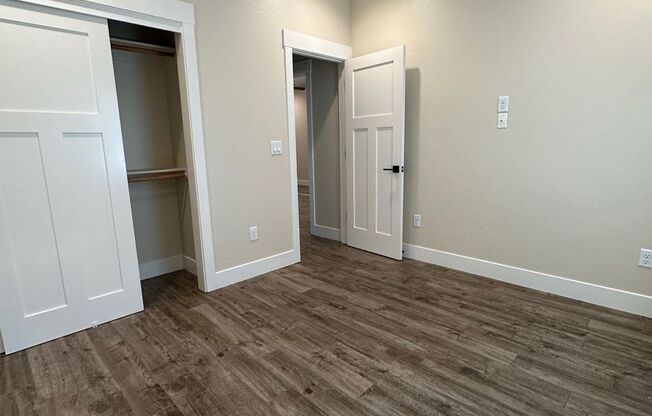 2 beds, 1 bath, $1,665, Unit 1154 #3 (Middle Unit)