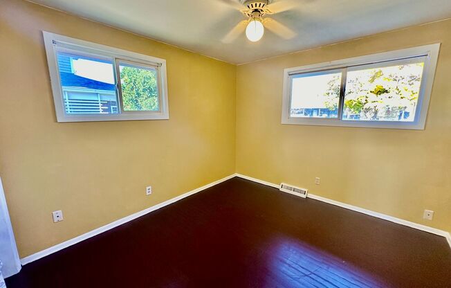 3 beds, 1 bath, $1,500