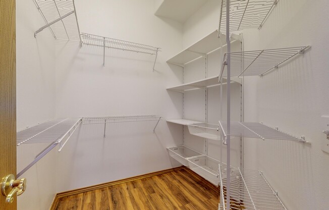 3 beds, 2.5 baths, $3,400
