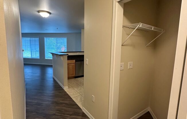 1 bed, 1 bath, 854 sqft, $2,075, Unit 212
