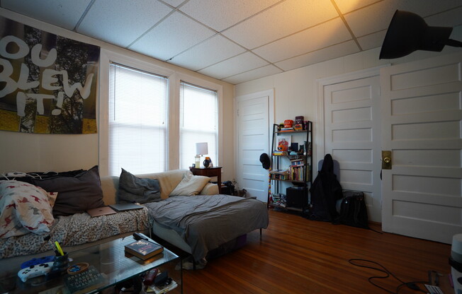 1 ASHFORD CT
