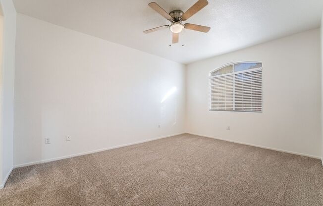 2 beds, 2 baths, $1,600