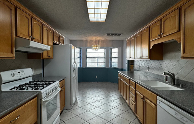 3 beds, 2 baths, $1,745