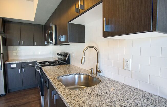 Studio, 1 bath, $1,285, Unit 305
