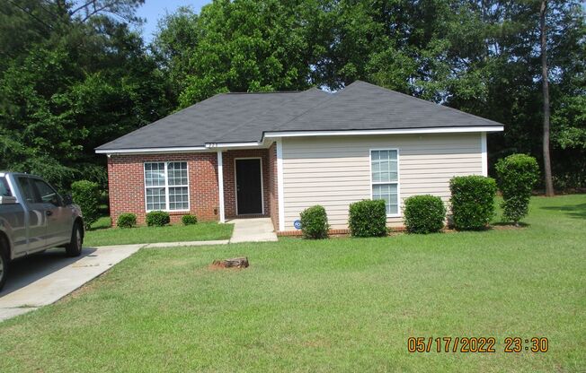 3 beds, 2 baths, $1,385