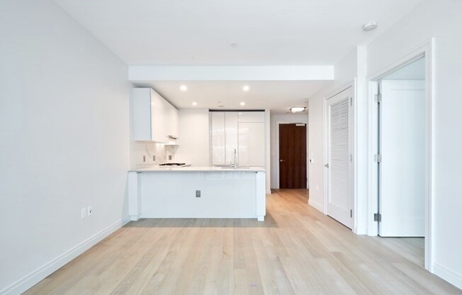 1 bed, 1 bath, 672 sqft, $5,200, Unit 1801