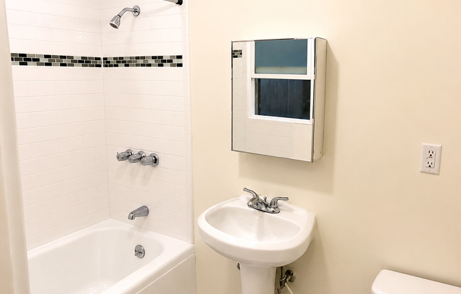 Studio, 1 bath, 500 sqft, $1,595, Unit 407