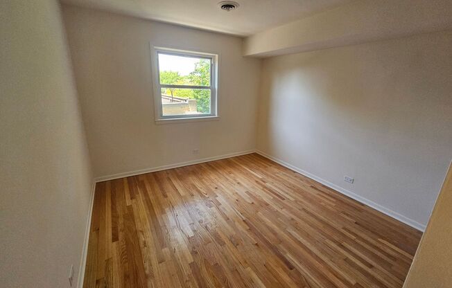 3 beds, 2 baths, 1,600 sqft, $3,195, Unit 402