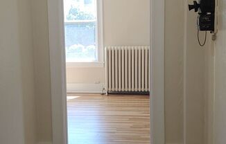 Studio, 1 bath, 430 sqft, $1,045, Unit 405