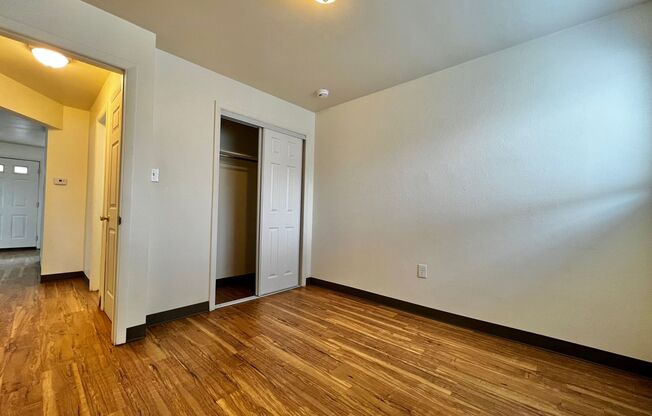 2 beds, 1 bath, 645 sqft, $1,095, Unit Unit 211