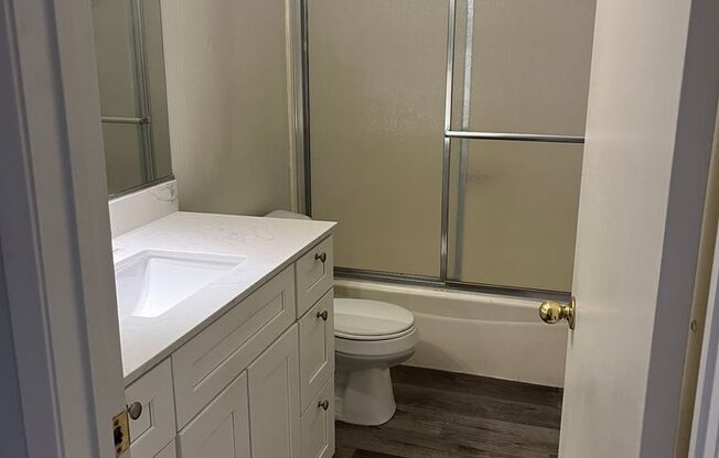 1 bed, 1 bath, $2,090, Unit 03