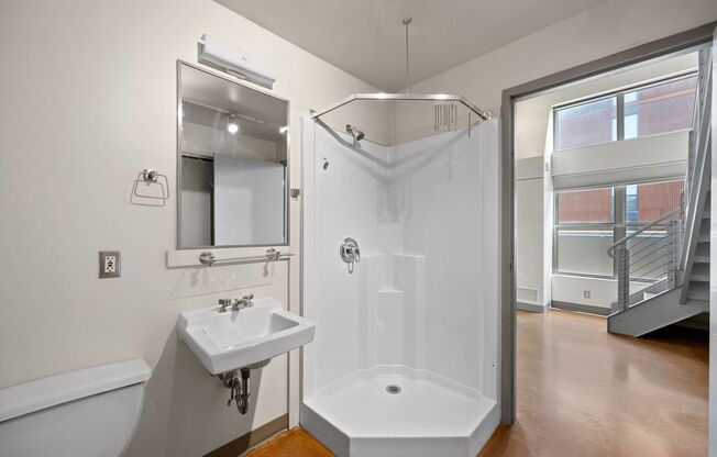 Studio, 1 bath, 393 sqft, $1,750, Unit 604