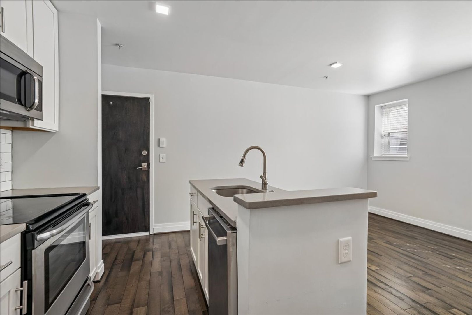 RAZDCPROPERTIES TRUST